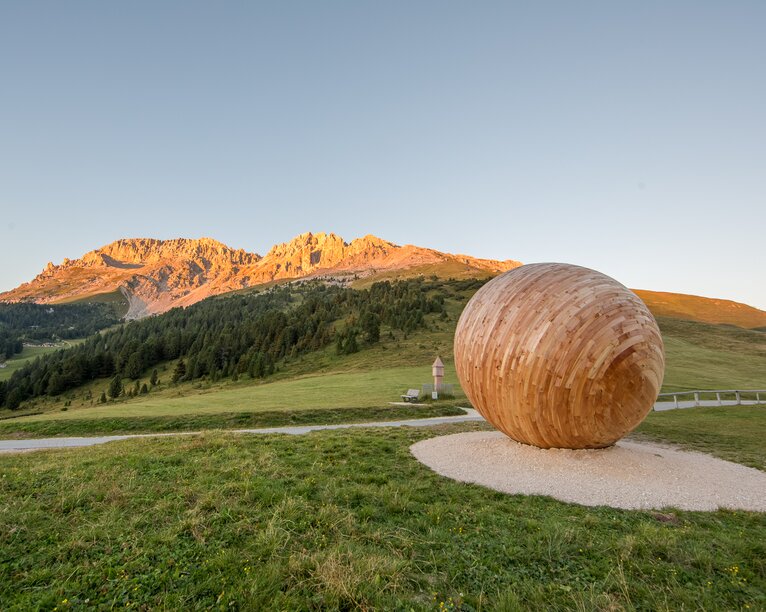 Latemarium Evening Red Eye to the Dolomites Installation | © Obereggen Latemar AG/Günther Pichler
